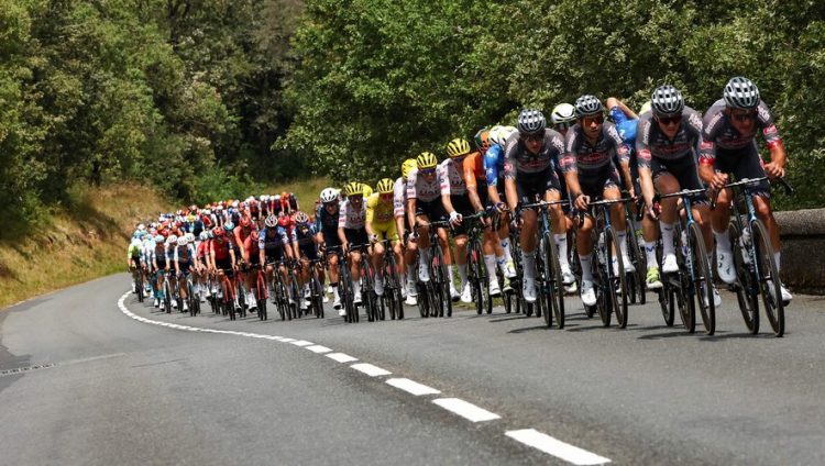 DIRECT. Tour de France 2024 : l’échappée et le peloton en direction du Lot-et-Garonne ! Suivez la 12e étape entre Aurillac et Villeneuve-sur-Lot en live