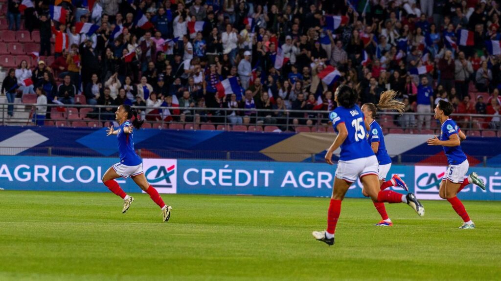 Les Bleues se qualifient grâce à un but magnifique de Sakina Karchaoui