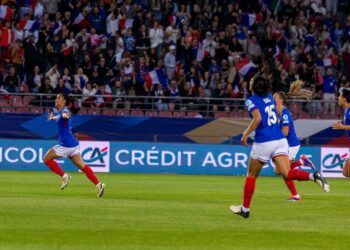Les Bleues se qualifient grâce à un but magnifique de Sakina Karchaoui Les Bleues se qualifient grâce à un but magnifique de Sakina Karchaoui