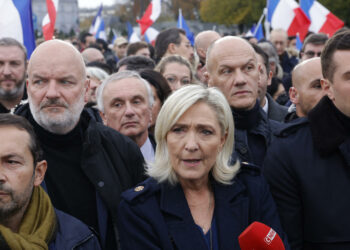 Marine Le Pen revient sur la responsabilité de la France dans la rafle du Vel d’Hiv: un changement de discours captivant