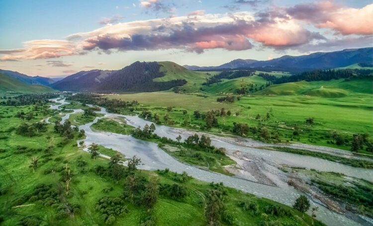 Découvrez les plus beaux sentiers de randonnée côtière en France
