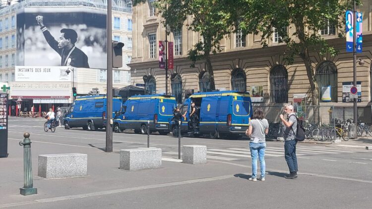4 000 gendarmes de toute la France mobilisés pour assurer la sécurité des JO à Paris 4 000 gendarmes de toute la France mobilisés pour assurer la sécurité des JO à Paris