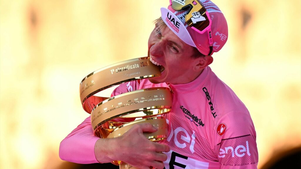 Hinault : « Pogacar va faire partie du club des grands, avec Merckx, moi et Anquetil » Hinault : « Pogacar va faire partie du club des grands, avec Merckx, moi et Anquetil »