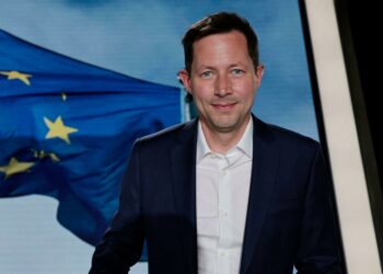 Européennes : au Cannet, Bellamy exhorte la droite à écrire une nouvelle page de son histoire