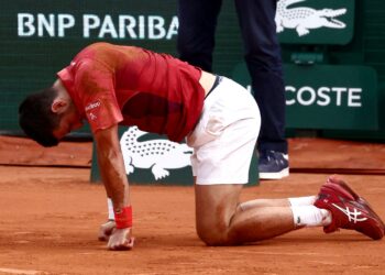 Roland-Garros : touché au genou droit, Novak Djokovic forfait pour son quart de finale