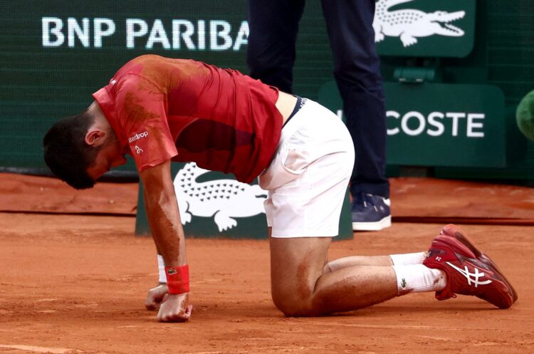 Roland-Garros : touché au genou droit, Novak Djokovic forfait pour son quart de finale