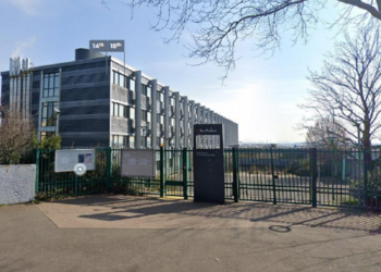 Port de l’abaya : trois personnes jugées pour menaces de mort contre une proviseure du Val-de-Marne