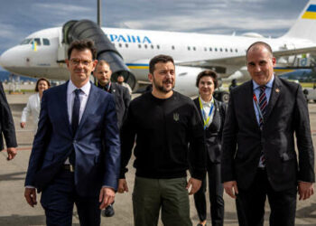 En direct, guerre en Ukraine : l’UE a donné un « accord de principe » à l’ouverture de négociations d’adhésion avec l’Ukraine et la Moldavie En direct, guerre en Ukraine : l’UE a donné un « accord de principe » à l’ouverture de négociations d’adhésion avec l’Ukraine et la Moldavie