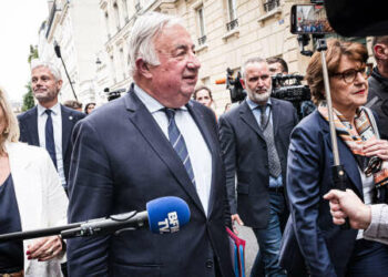 En direct, législatives 2024 : Les Républicains tiennent un bureau politique en plein chaos