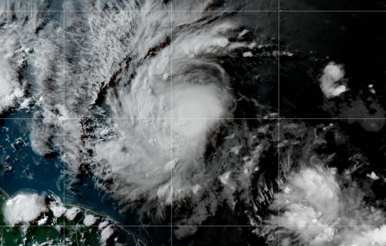 Ouragan Béryl : Au moins un mort dans les Antilles, il se dirige maintenant vers la Jamaïque Ouragan Béryl : Au moins un mort dans les Antilles, il se dirige maintenant vers la Jamaïque