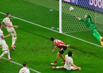 « Quand vous avez Gordon Banks en face… » : Günok, l’arrêt du tournoi