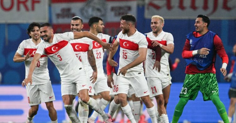Ultradroite, la sélection turque sanctionnée ?