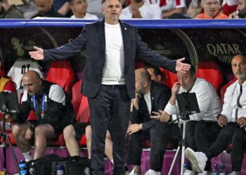 Willy Sagnol énervé : « Je pense qu’il y a eu une coupure d’électricité dans le bus du VAR ».