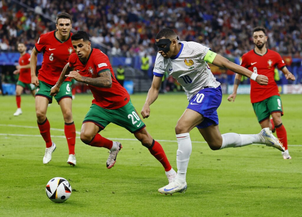 EN DIRECT -France : les Bleus repartent avec un onze inchangé EN DIRECT -France : les Bleus repartent avec un onze inchangé