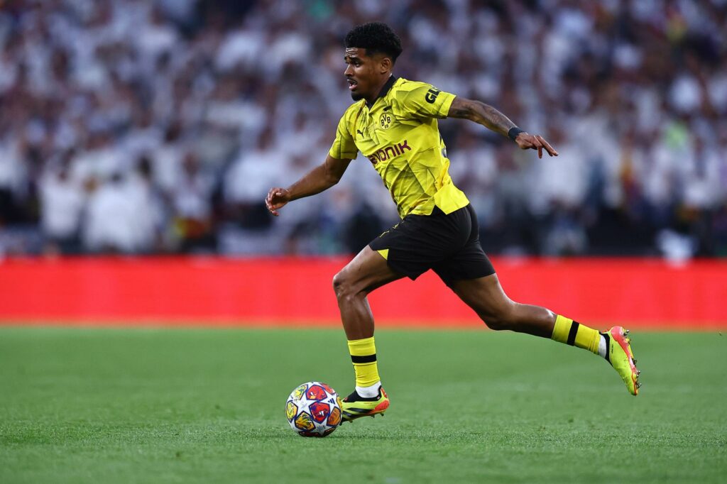 Ian Maatsen signe à Aston Villa Ian Maatsen signe à Aston Villa