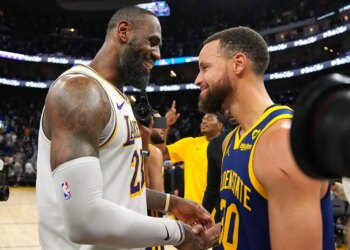 LeBron James et Steph Curry « impatients de jouer ensemble » aux JO 2024