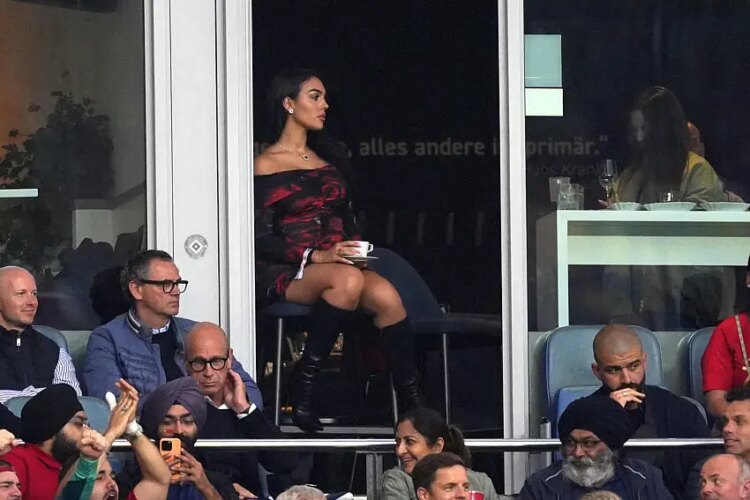 France – Portugal : La sortie de Georgina Rodriguez après le match de Cristiano Ronaldo France – Portugal : La sortie de Georgina Rodriguez après le match de Cristiano Ronaldo