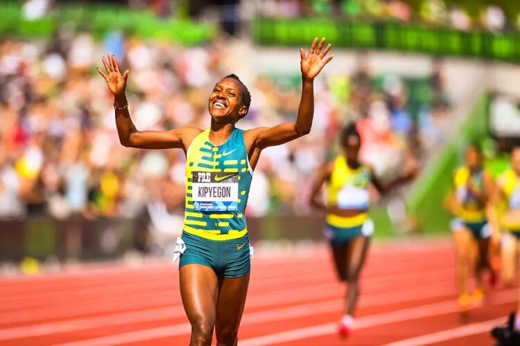 Nouveau record du monde pour Faith Kipyegon