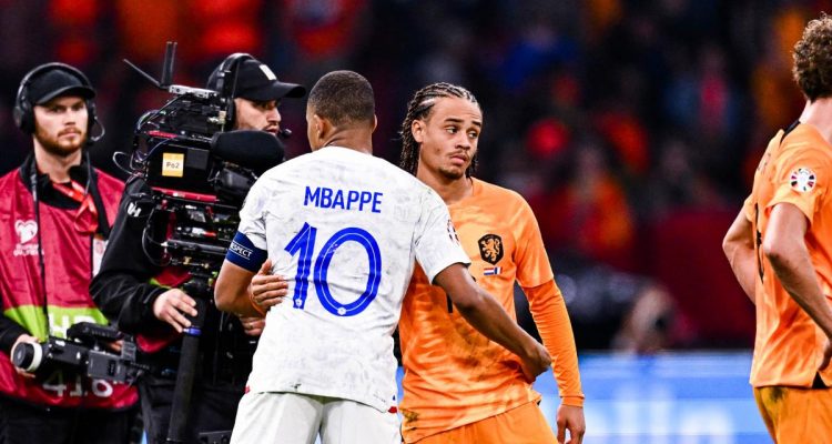 Equipe de France : le drôle de message de Kylian Mbappé à Xavi Simons Equipe de France : le drôle de message de Kylian Mbappé à Xavi Simons