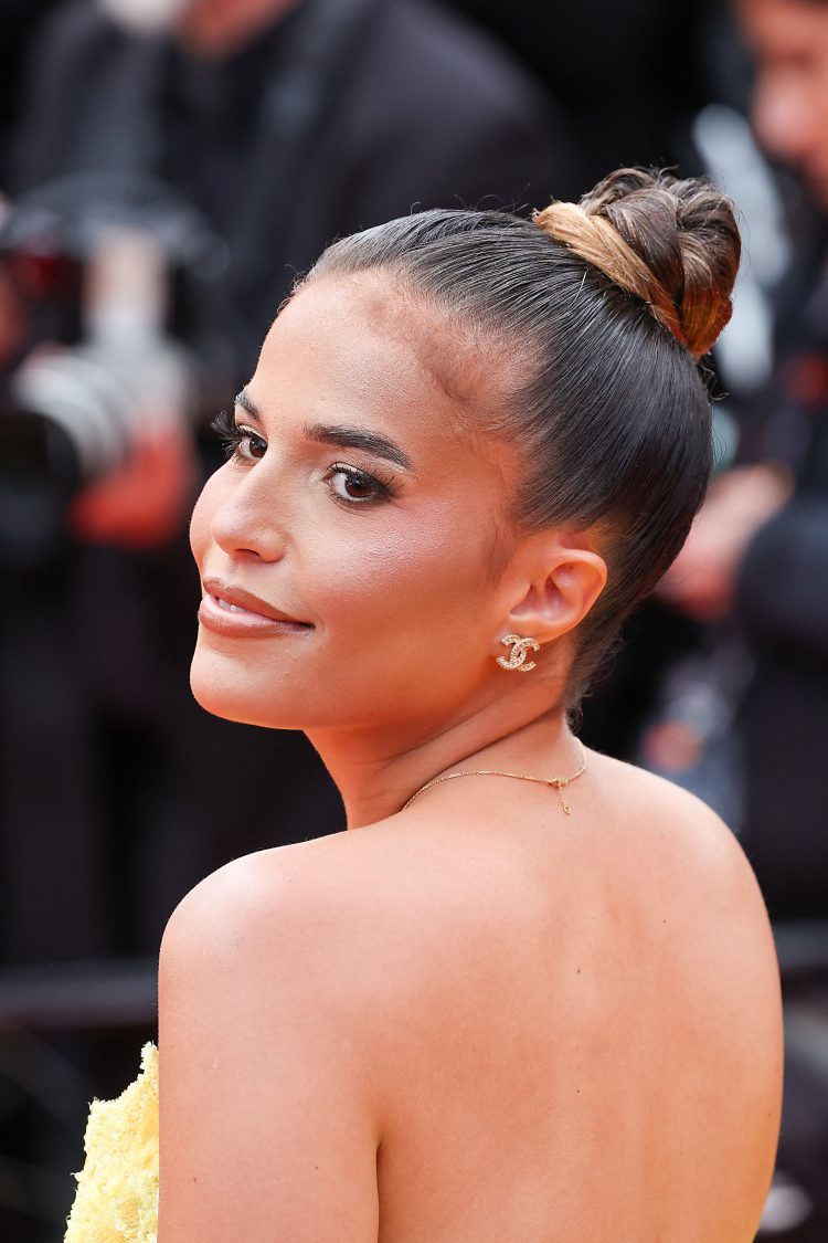 L’influenceuse Poupette Kenza mise en examen et incarcérée, soupçonnée d’avoir commandité une tentative d’extorsion