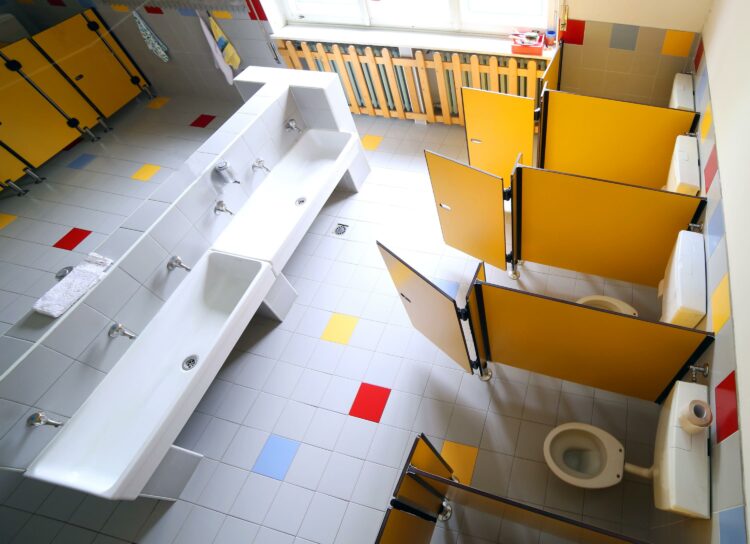 Eau polluée au plomb dans les écoles et crèches de Lyon : les matériaux de construction mis en cause Eau polluée au plomb dans les écoles et crèches de Lyon : les matériaux de construction mis en cause