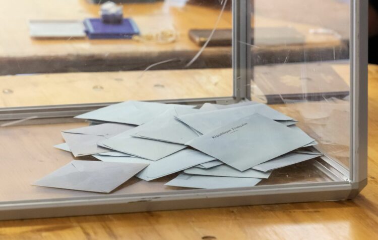 Législatives 2024 : Les premiers bureaux de vote ouvrent pour le second tour à Saint-Pierre-et-Miquelon Législatives 2024 : Les premiers bureaux de vote ouvrent pour le second tour à Saint-Pierre-et-Miquelon