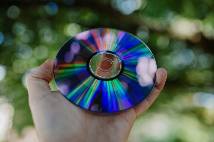 La mort annoncée des DVD et Blu-Ray : Sony jette l’éponge pour le stockage de données La mort annoncée des DVD et Blu-Ray : Sony jette l’éponge pour le stockage de données