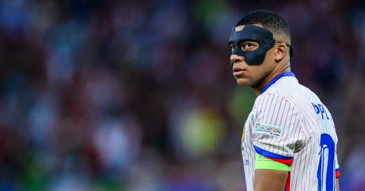 Espagne-France : Mbappé et Griezmann, un proche monte au créneau ! Espagne-France : Mbappé et Griezmann, un proche monte au créneau !