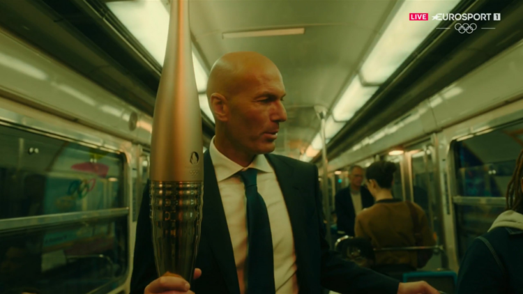 Un spectacle inoubliable : Jamel Debbouze perdu au Stade de France, Zidane dans le métro – Découvrez le clip génial de la cérémonie d’ouverture des Jeux Olympiques en vidéo