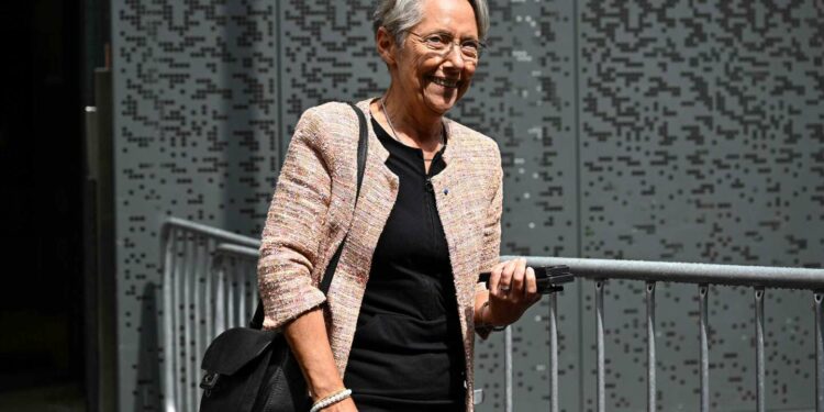 Elisabeth Borne rejoint le groupe Renaissance alors que son président reste à élire