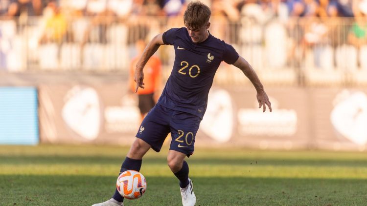 Emmanuel Macron explore le village olympique, Lepenant, la nouvelle recrue chez les Bleus de Thierry Henry… Les dernières nouvelles des Jeux olympiques