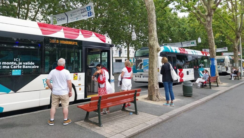 Les Fêtes de Bayonne 2024 : Un homme de 58 ans lutte pour sa vie suite à une altercation dans un bus