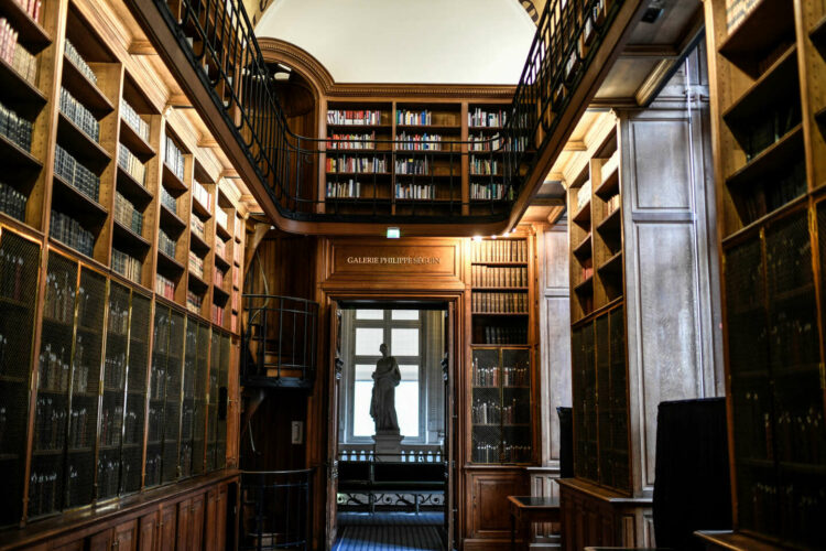 L’implication de l’Etat dans la dégradation des finances publiques locales, soulignée par l’Association des maires de France