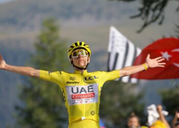 Tour de France 2024 : Tadej Pogacar, presque sacré, triomphe lors de l’avant-dernière étape au col de la Couillole