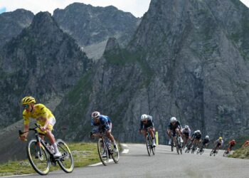 Une performance étonnante lors du Tour de France avec Pogacar et Vingegaard : quelles sont les questions soulevées ?