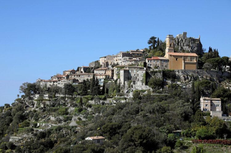 Tour de France: la colère d’une commune azuréenne isolée par les restrictions presque « coupée du monde