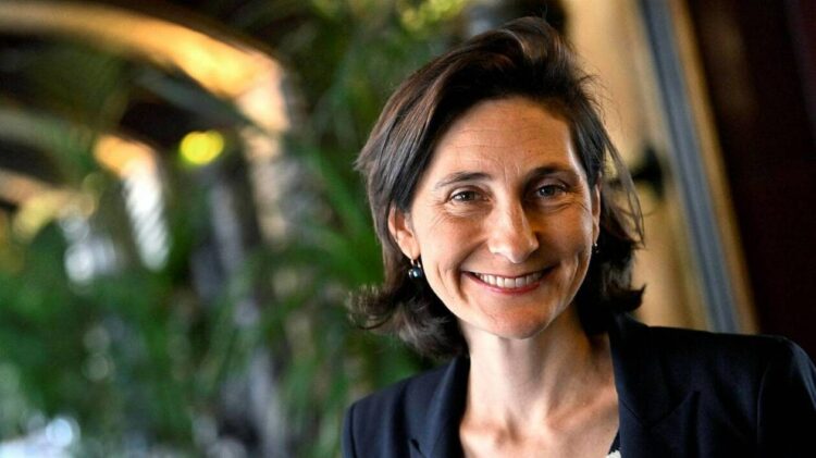 VIDÉO. L’incroyable glissade de la ministre des Sports Amélie Oudéa-Castéra dans la Seine