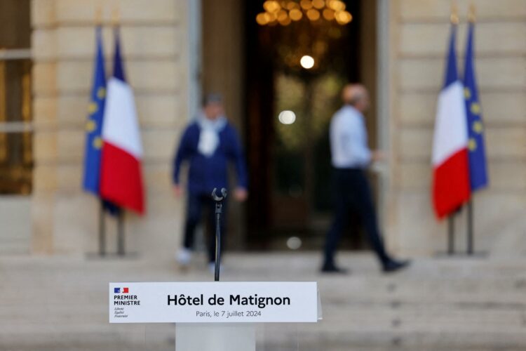 Des menaces de censure pèsent déjà sur le futur gouvernement, dans une attente interminable Des menaces de censure pèsent déjà sur le futur gouvernement, dans une attente interminable