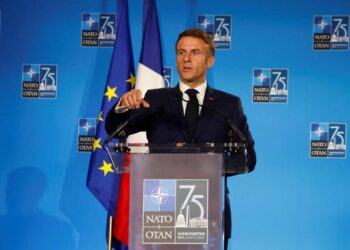 Emmanuel Macron promet un soutien indéfectible à l’Ukraine, aussi longtemps que nécessaire