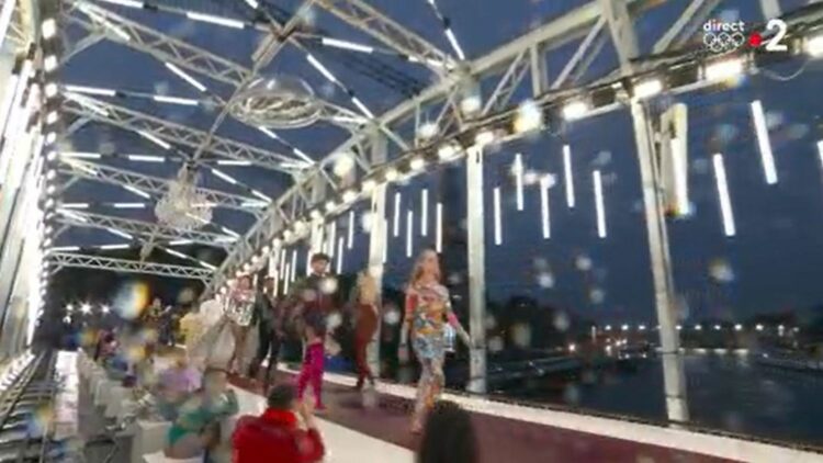 La haute couture à l’honneur : la délégation française se prépare à défiler La haute couture à l’honneur : la délégation française se prépare à défiler