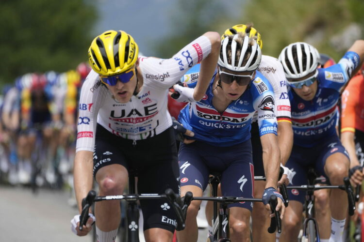 Les Émirats arabes unis donnent le tempo : vivez la 19e étape en direct Les Émirats arabes unis donnent le tempo : vivez la 19e étape en direct