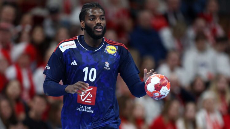 : Ne manquez pas le match de relance des Bleus du handball après leur défaite contre le Danemark aux JO 2024 dès 19 heures! : Ne manquez pas le match de relance des Bleus du handball après leur défaite contre le Danemark aux JO 2024 dès 19 heures!