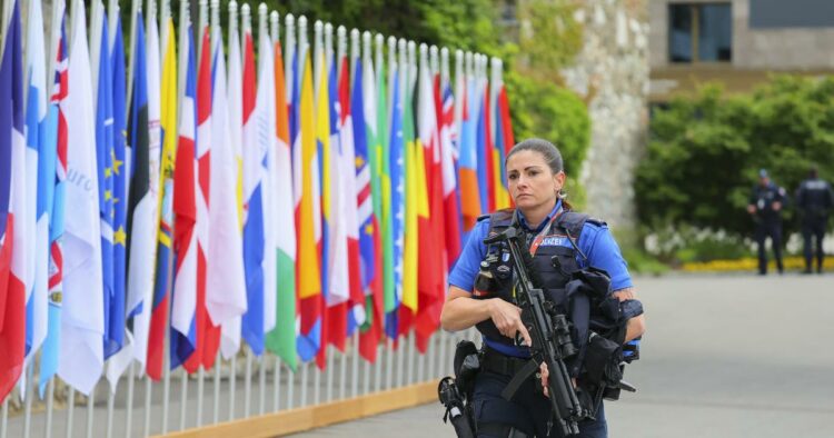 Un Algérien inculpé en Suisse pour avoir projeté un attentat en France
