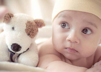 Et si la Caf remboursait l’abonnement Tinder? Un expert propose des idées innovantes pour relancer la natalité en France