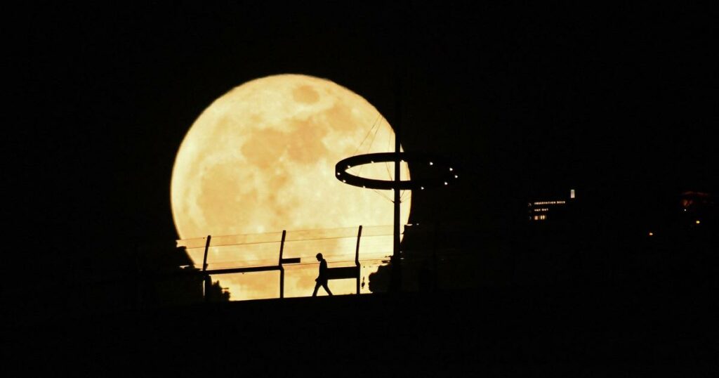 Quand et où regarder la super lune « bleue » le lundi 19 août depuis la France ?