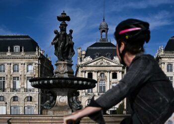 Découvrez Bordeaux à vélo: l’hypercentre vous invite à descendre en selle