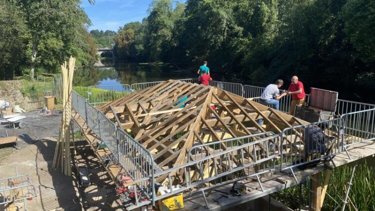 Découvrez comment onze jeunes saint-pierrais ont participé à la rénovation d’un lavoir classé monument historique lors de leur voyage à Nantes Découvrez comment onze jeunes saint-pierrais ont participé à la rénovation d’un lavoir classé monument historique lors de leur voyage à Nantes