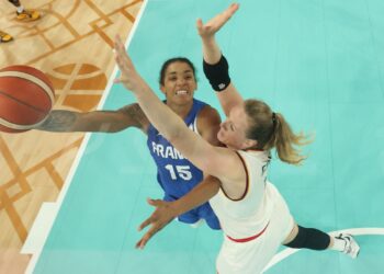 Se prépare à accueillir le monde entier Se prépare à accueillir le monde entier