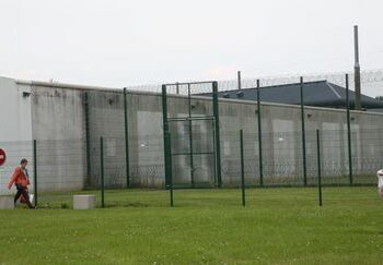 Attaque à la kalachnikov contre la prison de Lille-Sequedin, dans le Nord Attaque à la kalachnikov contre la prison de Lille-Sequedin, dans le Nord