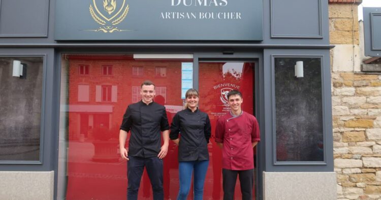 Jeune prodige de la métropole lyonnaise, meilleur apprenti de France, inaugure sa première boucherie dans l’Ouest lyonnais